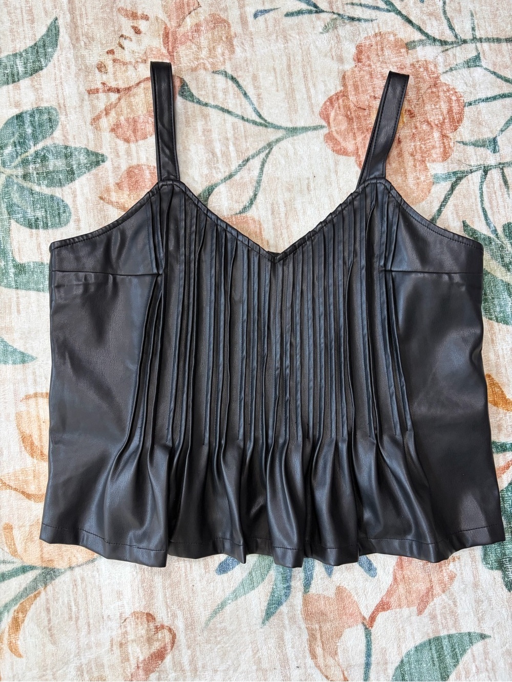 Anthropology Let Me Be Faux Leather
Pintucked Pleated Tank Cami Size 1X - Picture 4 of 10